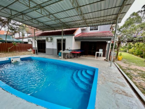 A Famosa resort villa 25pax bbq karaoke snuker